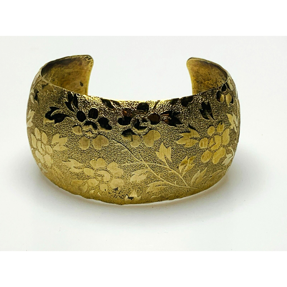 Gold Merlite Cuff Bracelet with Flower Design